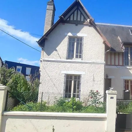 Maison *